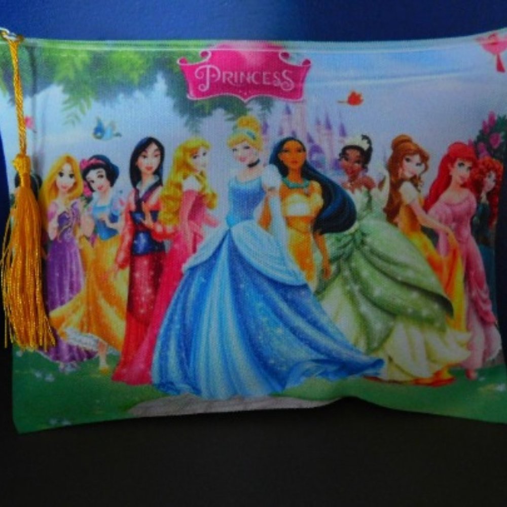 (2for20$ bundle) princess , trousses de maquillage , pencil case